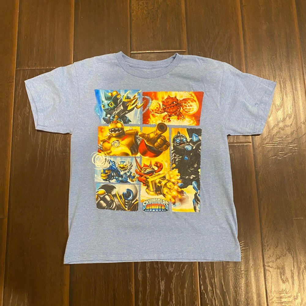 Skylanders Giants Boys Tee Size Medium
